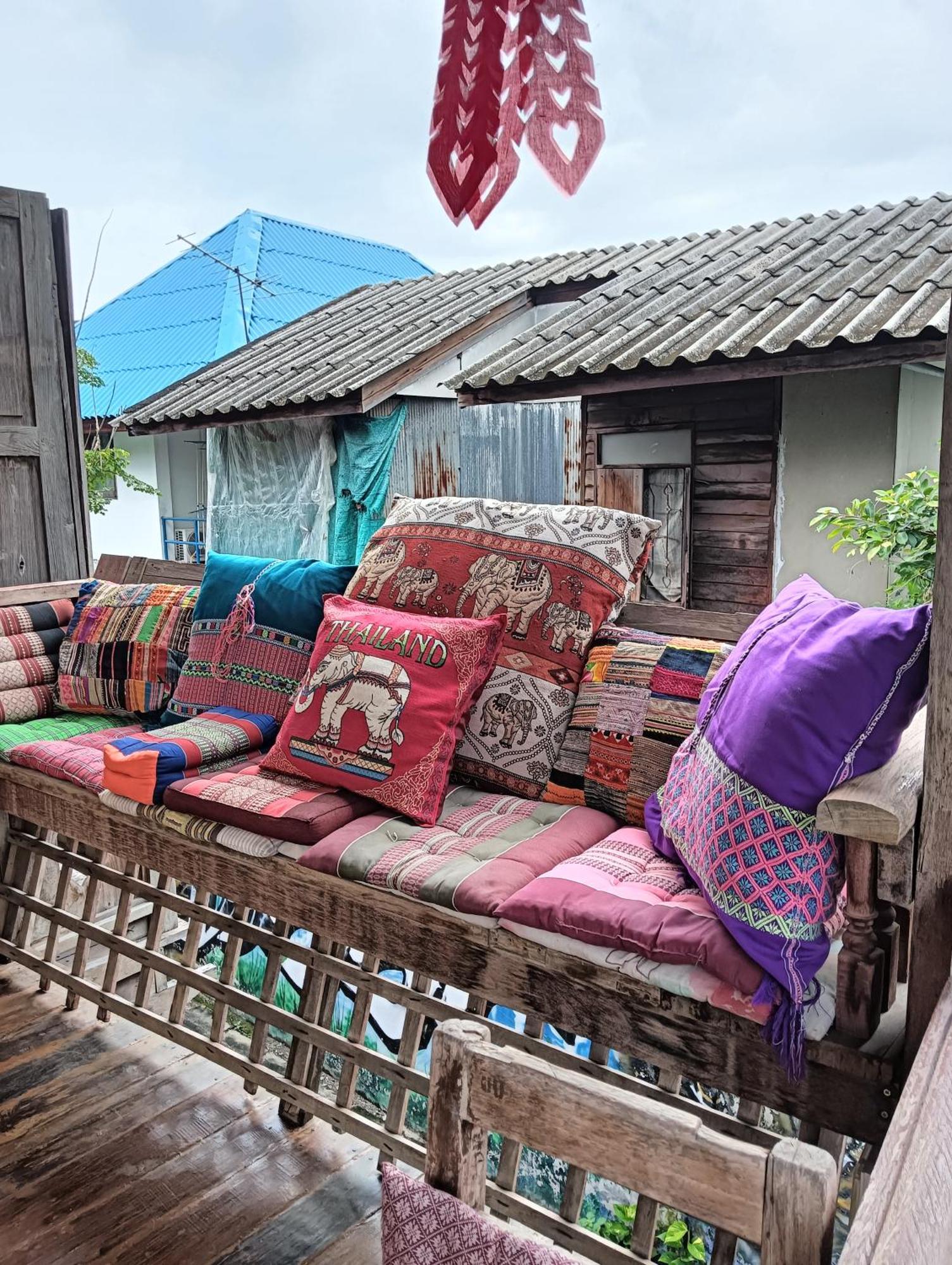 Huen Chiang Man Hostel Chiang Mai Exterior foto
