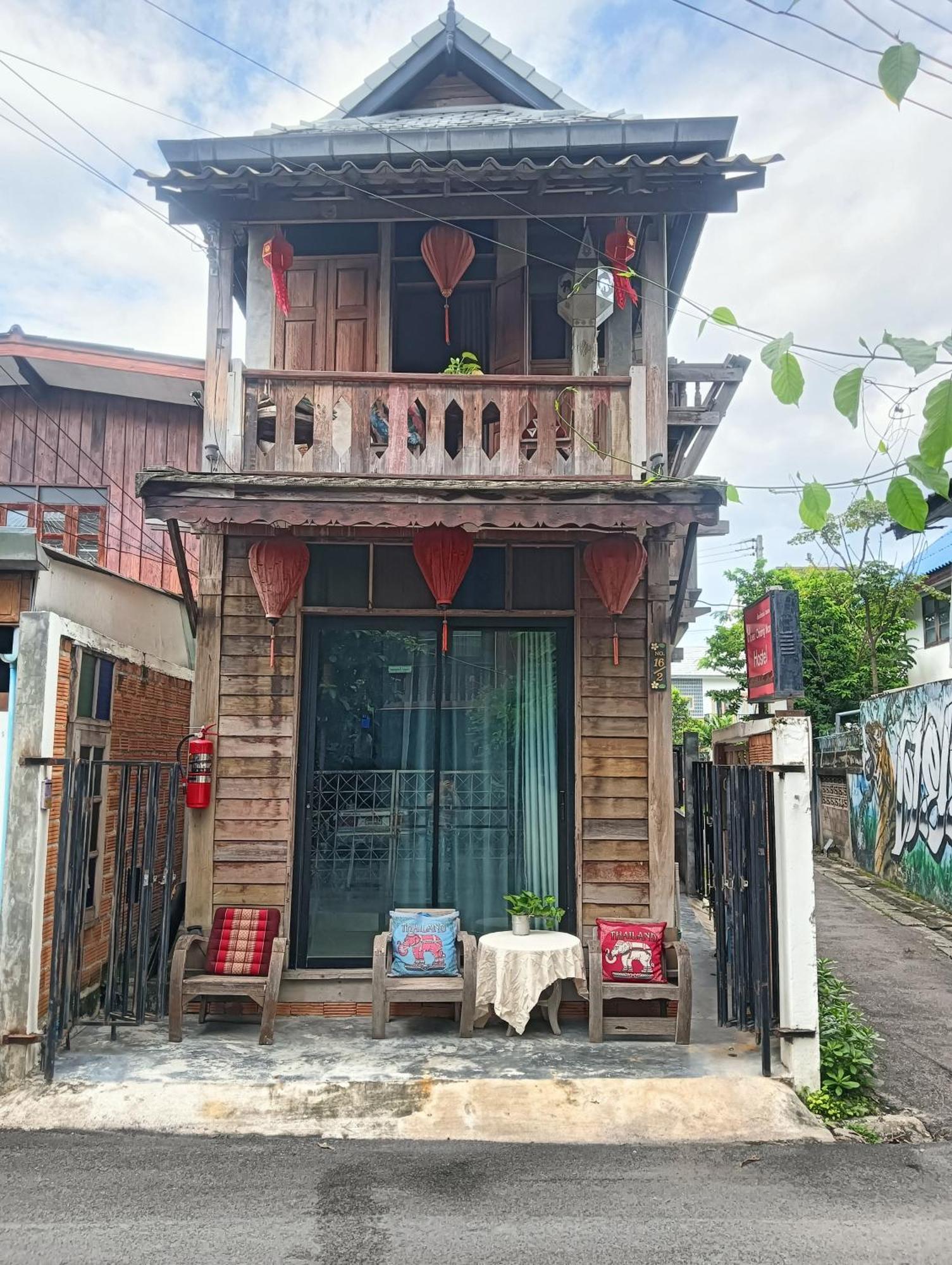 Huen Chiang Man Hostel Chiang Mai Exterior foto