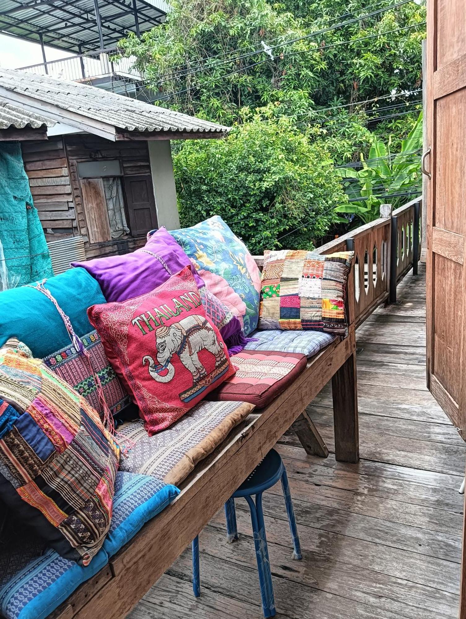 Huen Chiang Man Hostel Chiang Mai Exterior foto