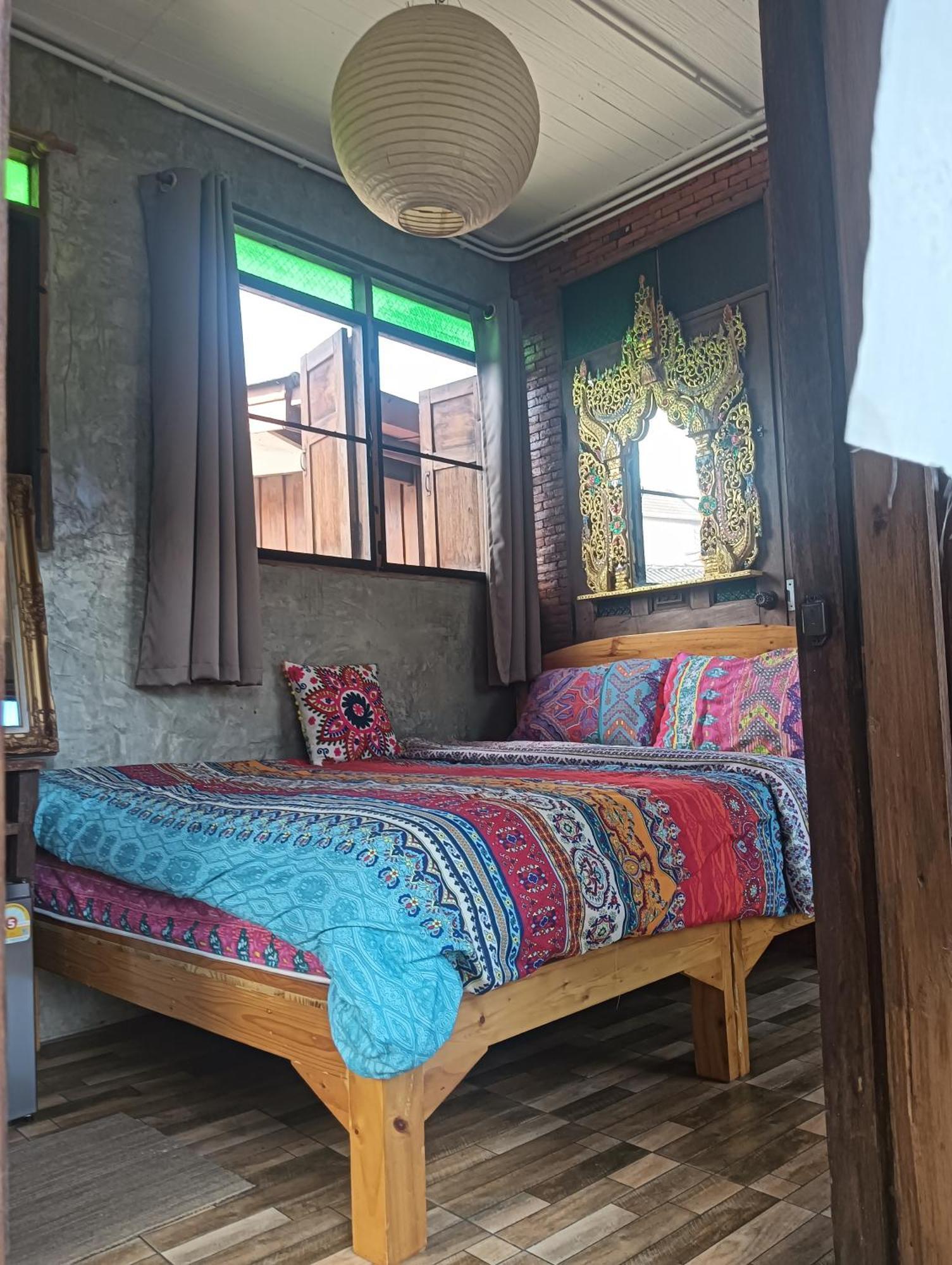 Huen Chiang Man Hostel Chiang Mai Exterior foto