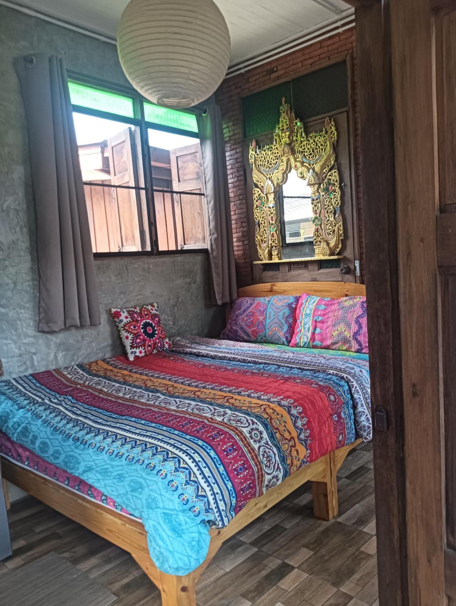Huen Chiang Man Hostel Chiang Mai Exterior foto