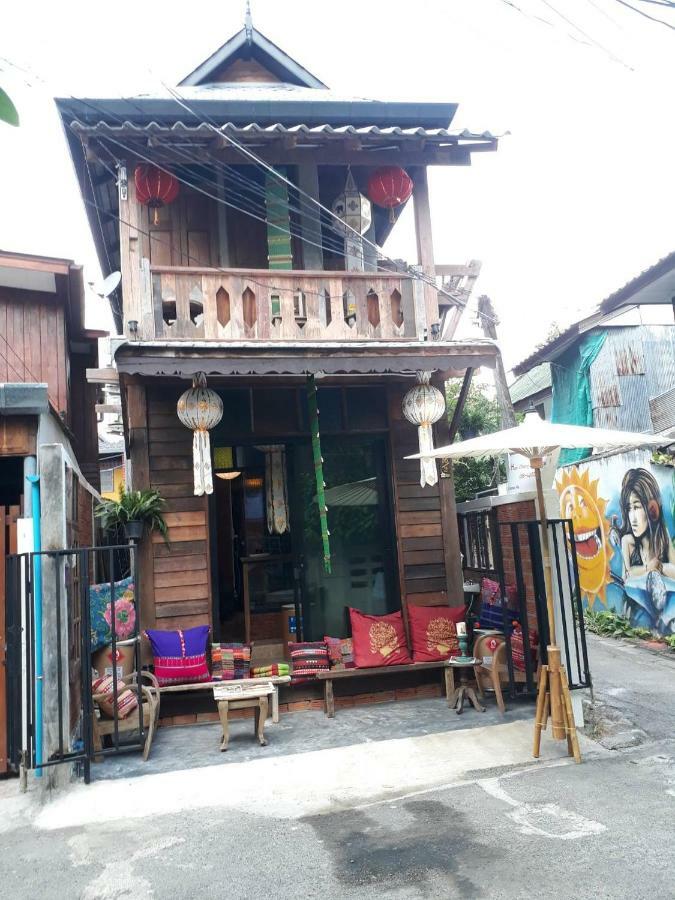 Huen Chiang Man Hostel Chiang Mai Exterior foto